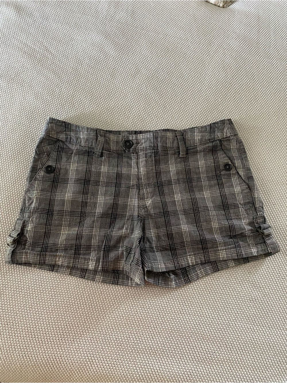 a.n.a Gray Plaid Utility Shorts Size 12 Cotton Stretch Buckle Tabs - Picture 3 of 13